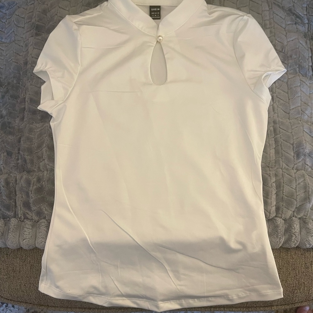 SHEIN White Short Sleeve Keyhole Top with Pearl Button